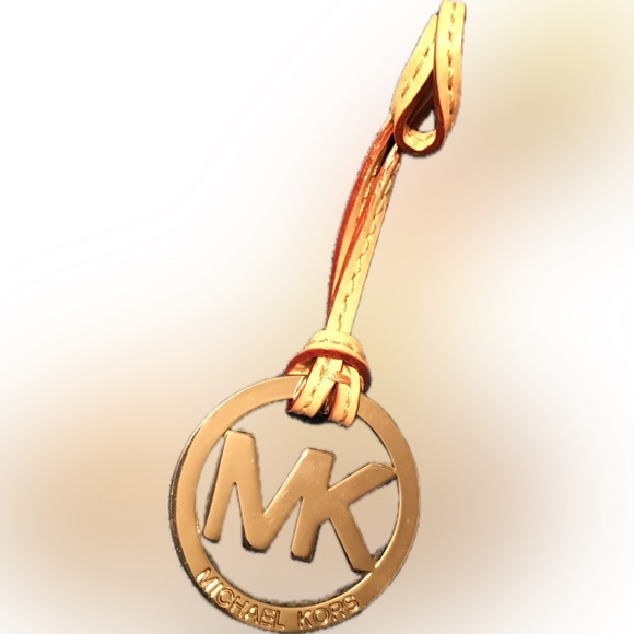 Michael Kors MK Charm Hang Tag Gold Tone Keychain Key Fob Charm - Picture 2 of 4